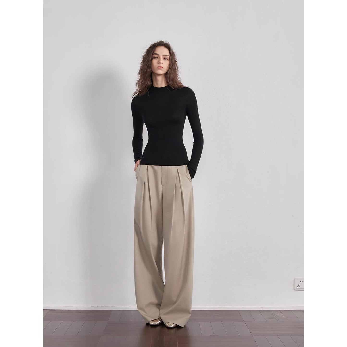 “Street Sketch”Fine-Spun Wool Fashion, Waistless Pleated Loose-Fitting Straight-Leg and Wide-Leg Casual Trousers for Women-0