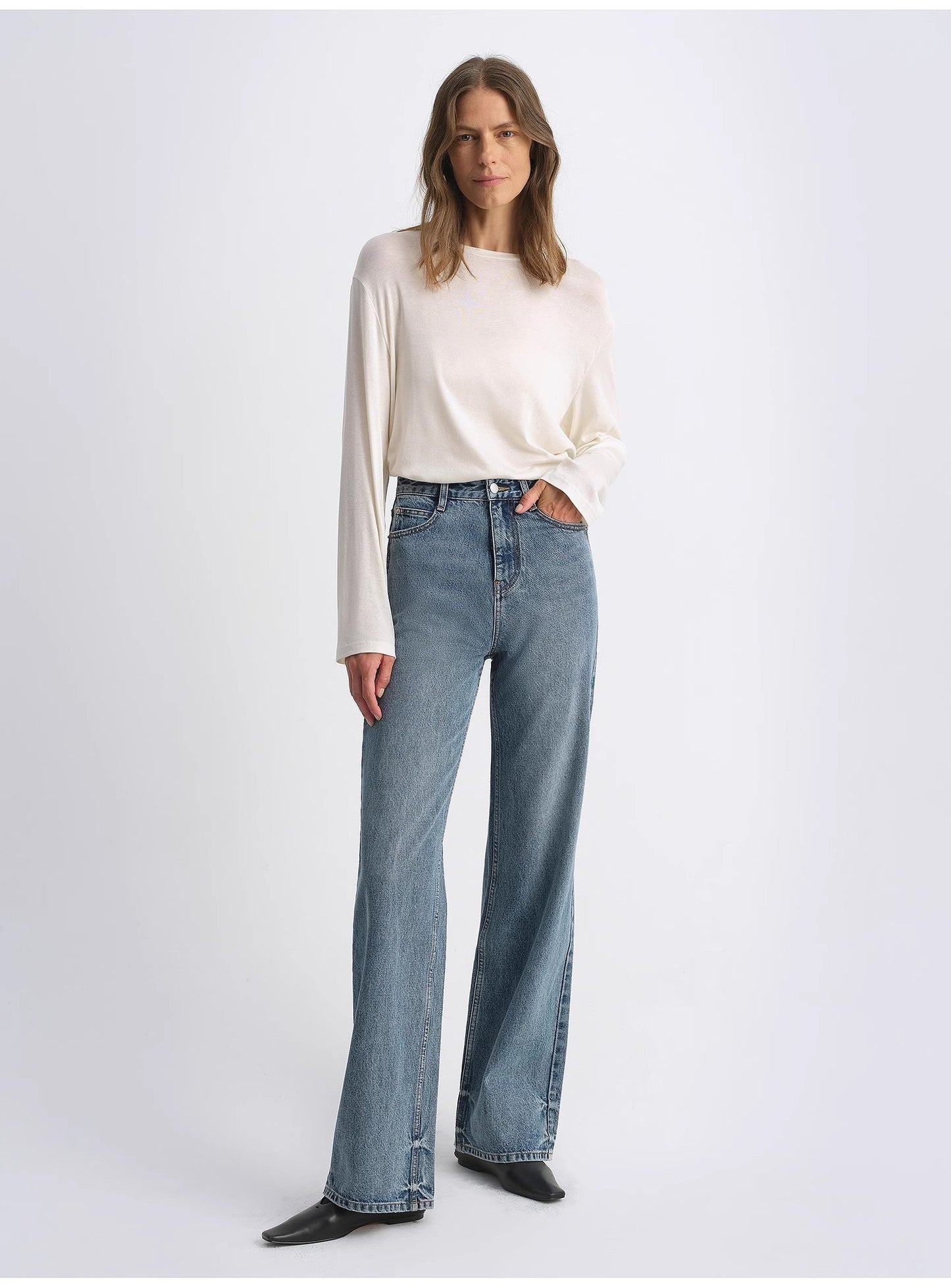 Classic retro old money style, craft washed organic cotton, retro straight slim jeans-4