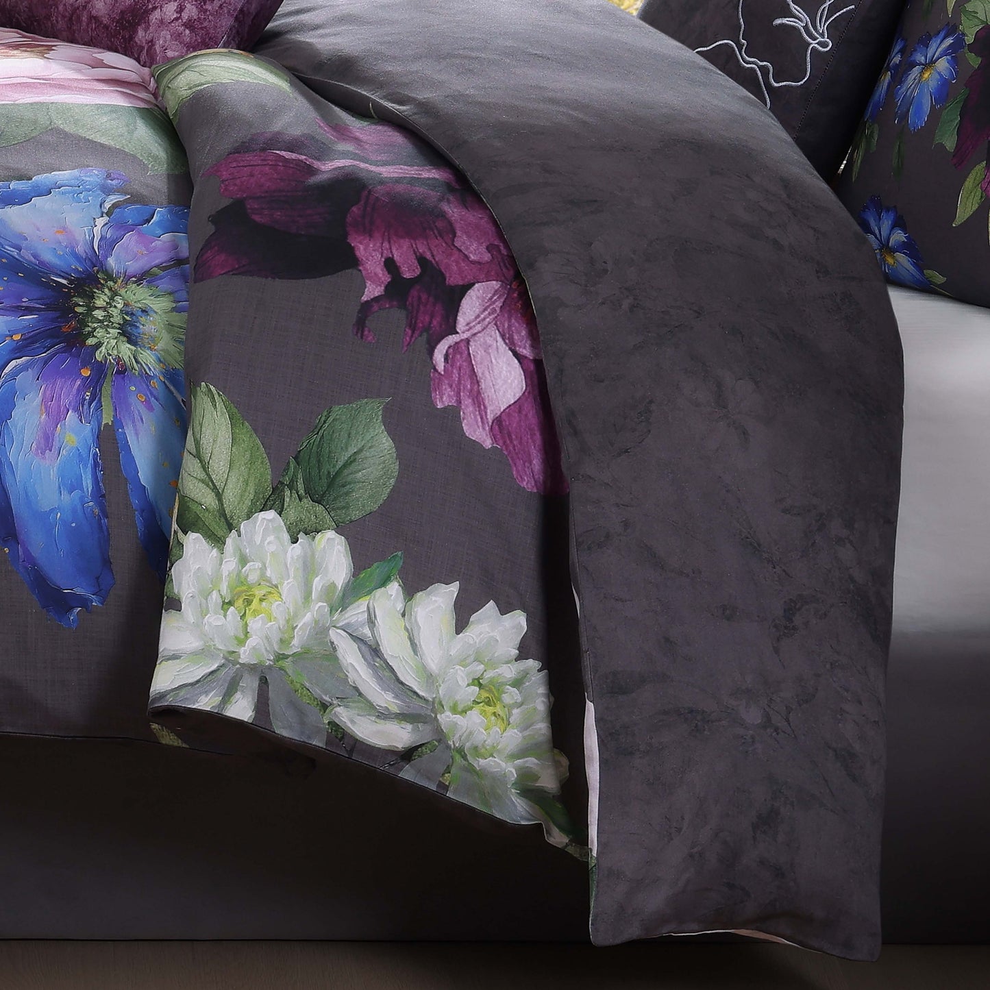 Bebejan Elegant Blossoms 5 Piece Reversible Comforter Set-4