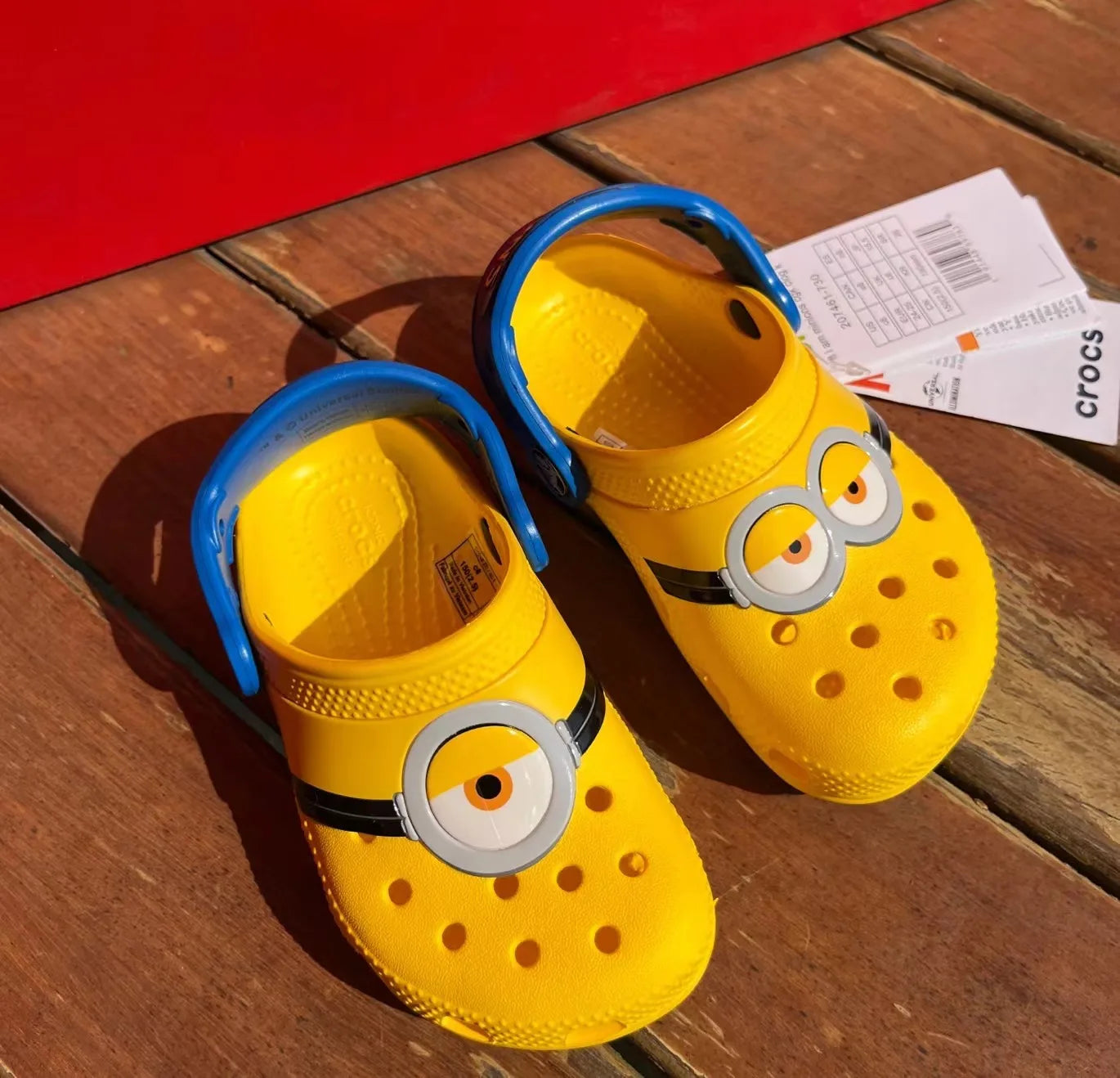New Authentic Cartoon Characters Around Sandals Slippers Beach Shoes Super Light Soft Sole Eva Material Non-Slip Boys And Girls
