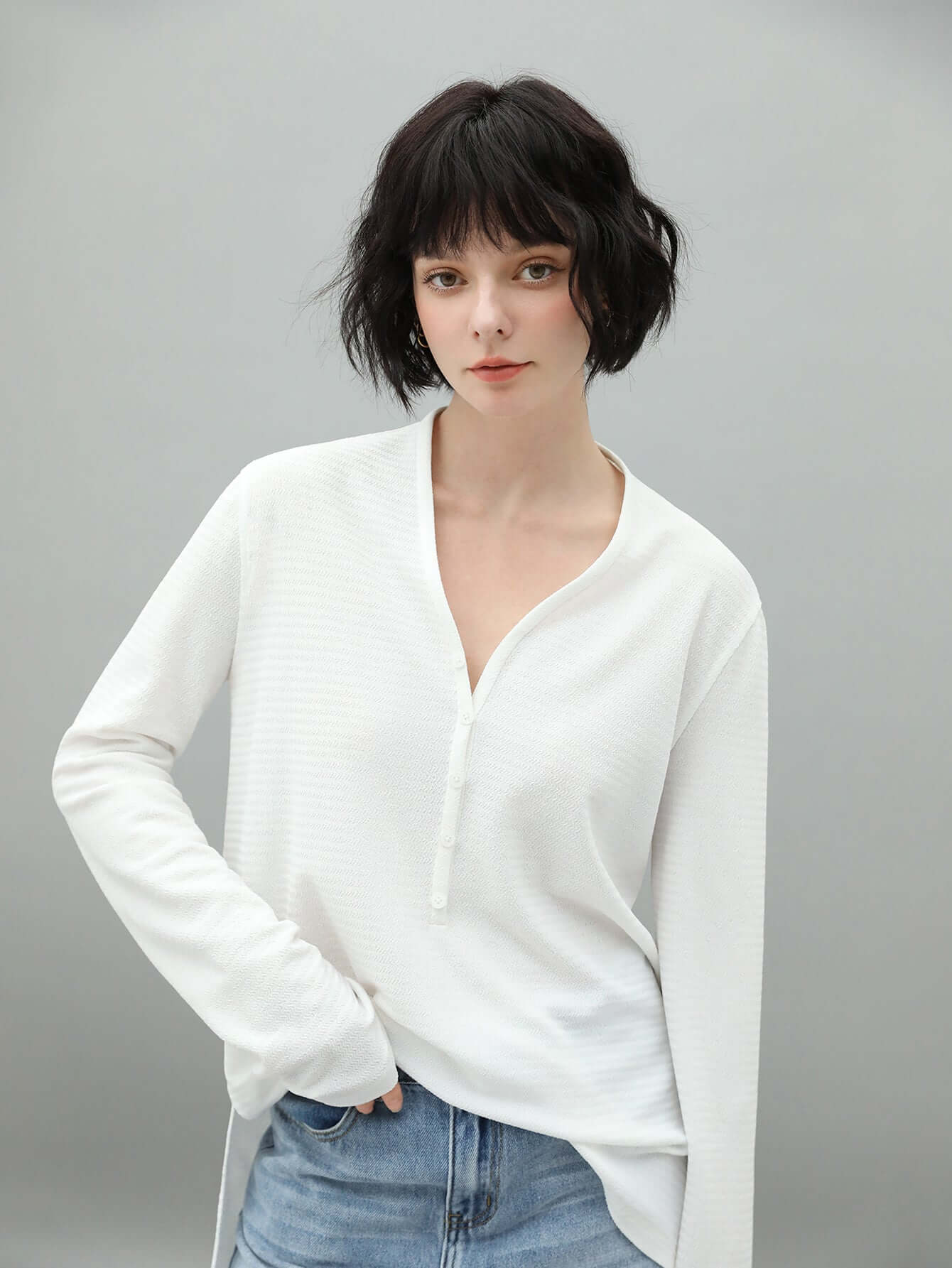 Classic V-neck Jacquard Tee-2