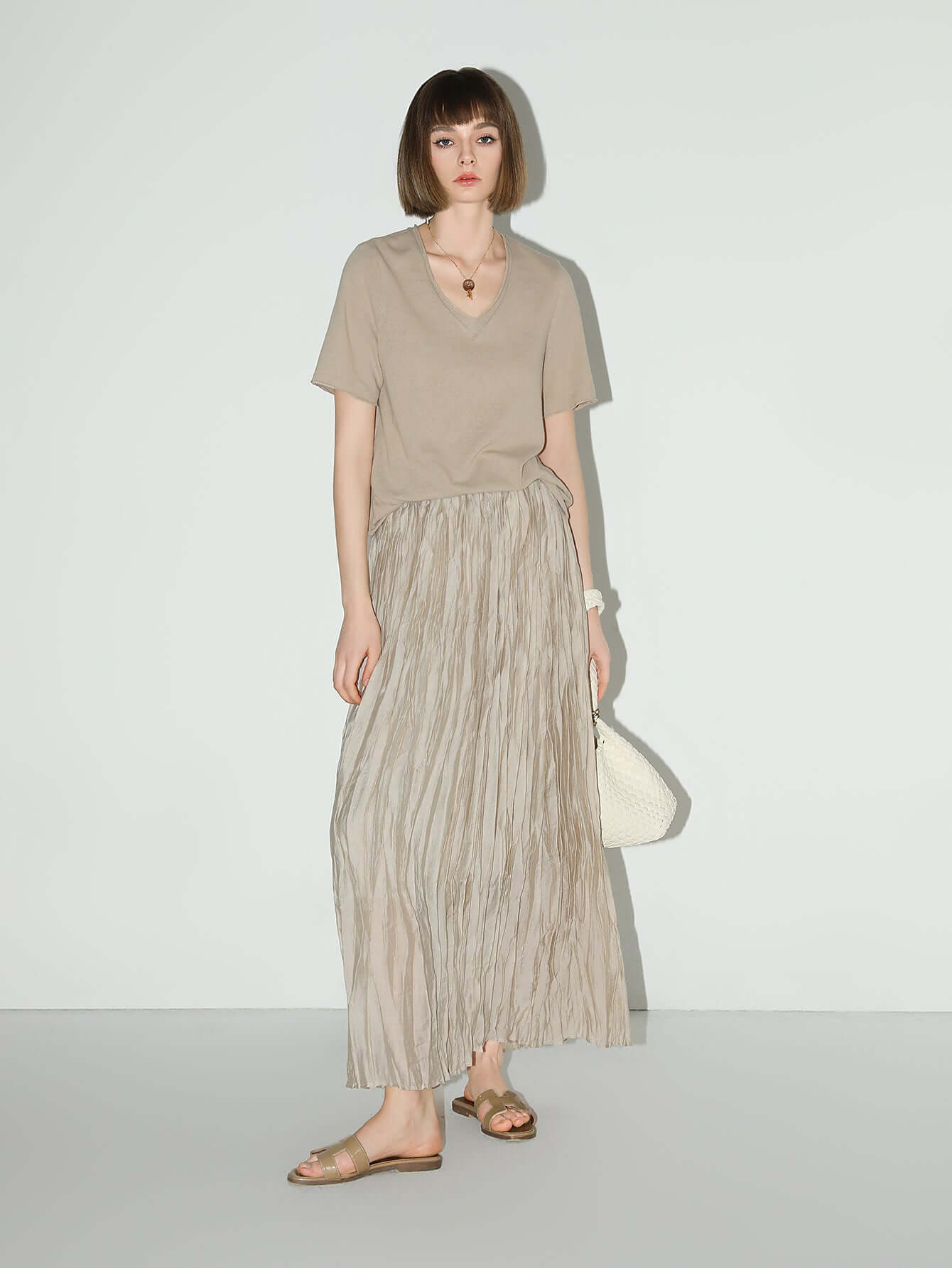 Mocha V-Neck Cotton Short-Sleeve Tee-2