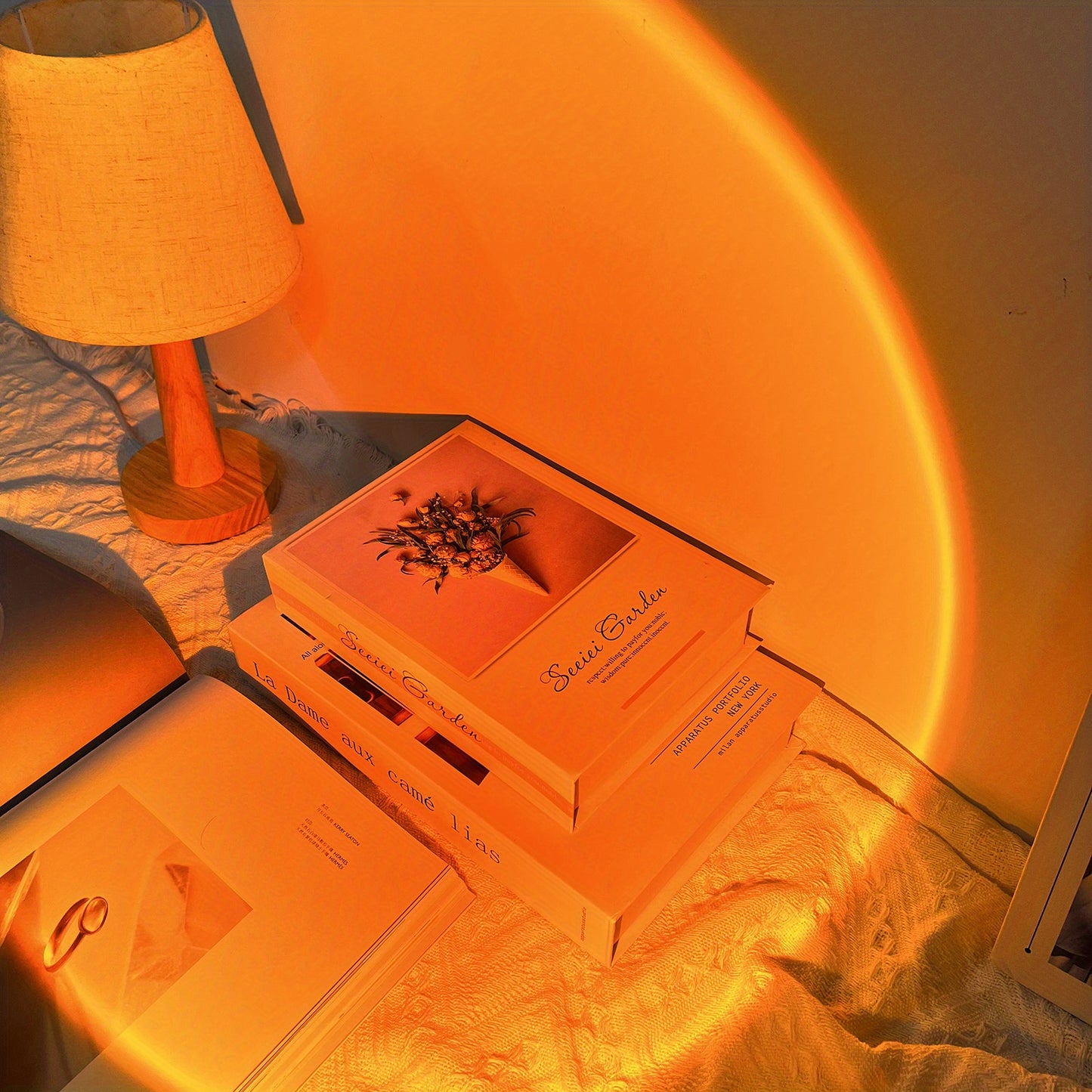 1pc USB-Powered LED Sunset Lamp Projector - Cozy Ambient Night Light with Warm Orange Glow for Bedroom, Living Room Decor & Photography, Energy-Efficient Tabletop Design, Lamp for Bedroom