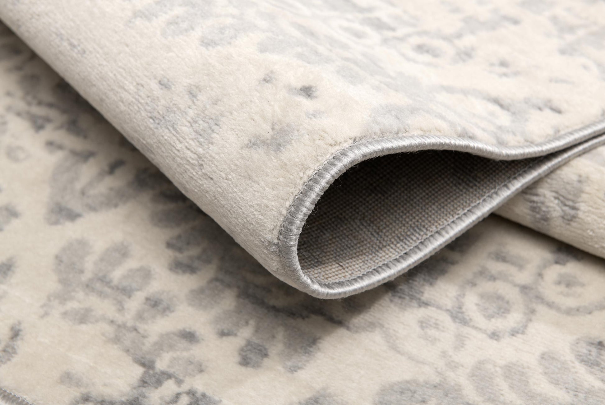 2' X 2' Beige And Gray Floral Medallion Square Rug-5