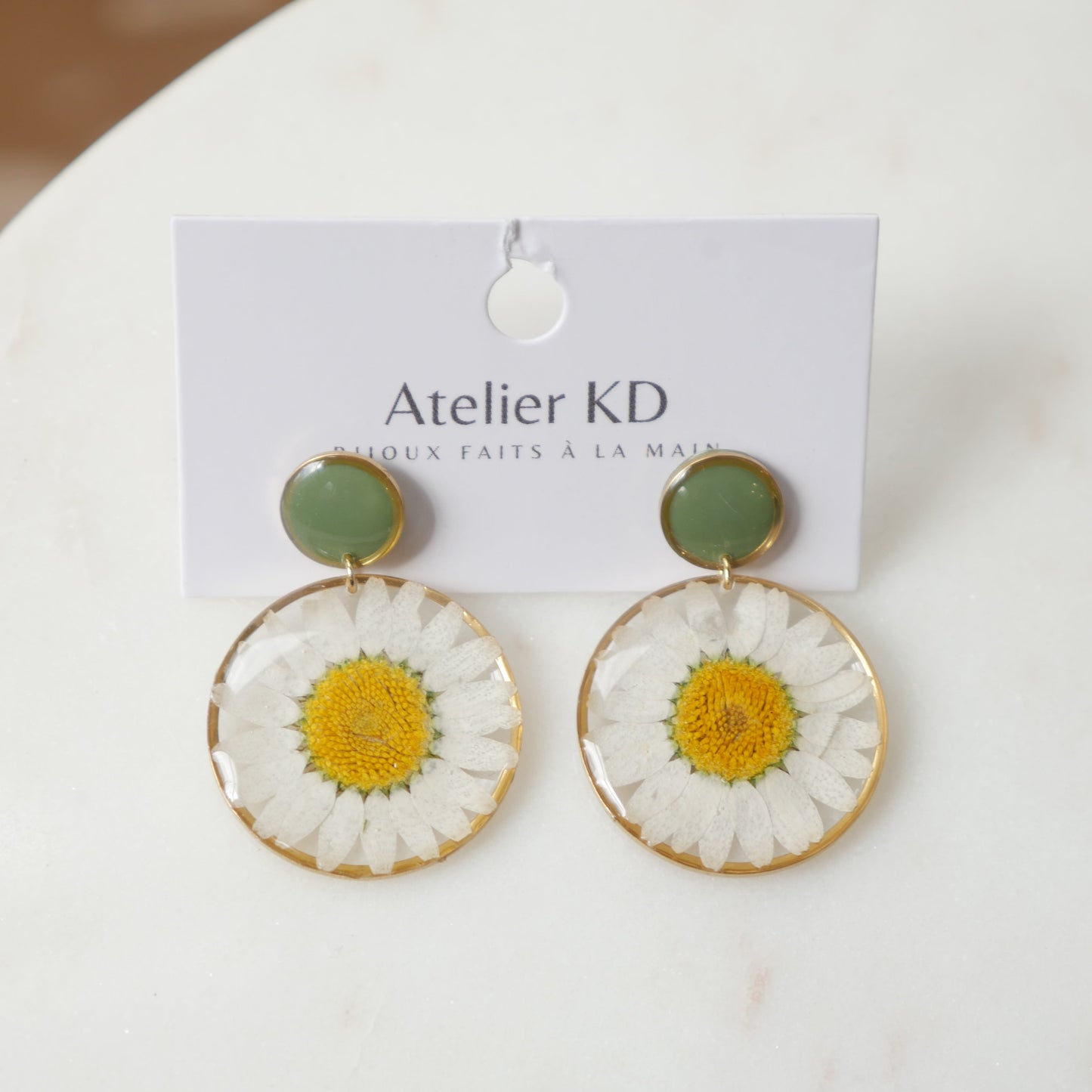 Boucles d'oreilles duo margot blanche et Kaki - rond (35mm)