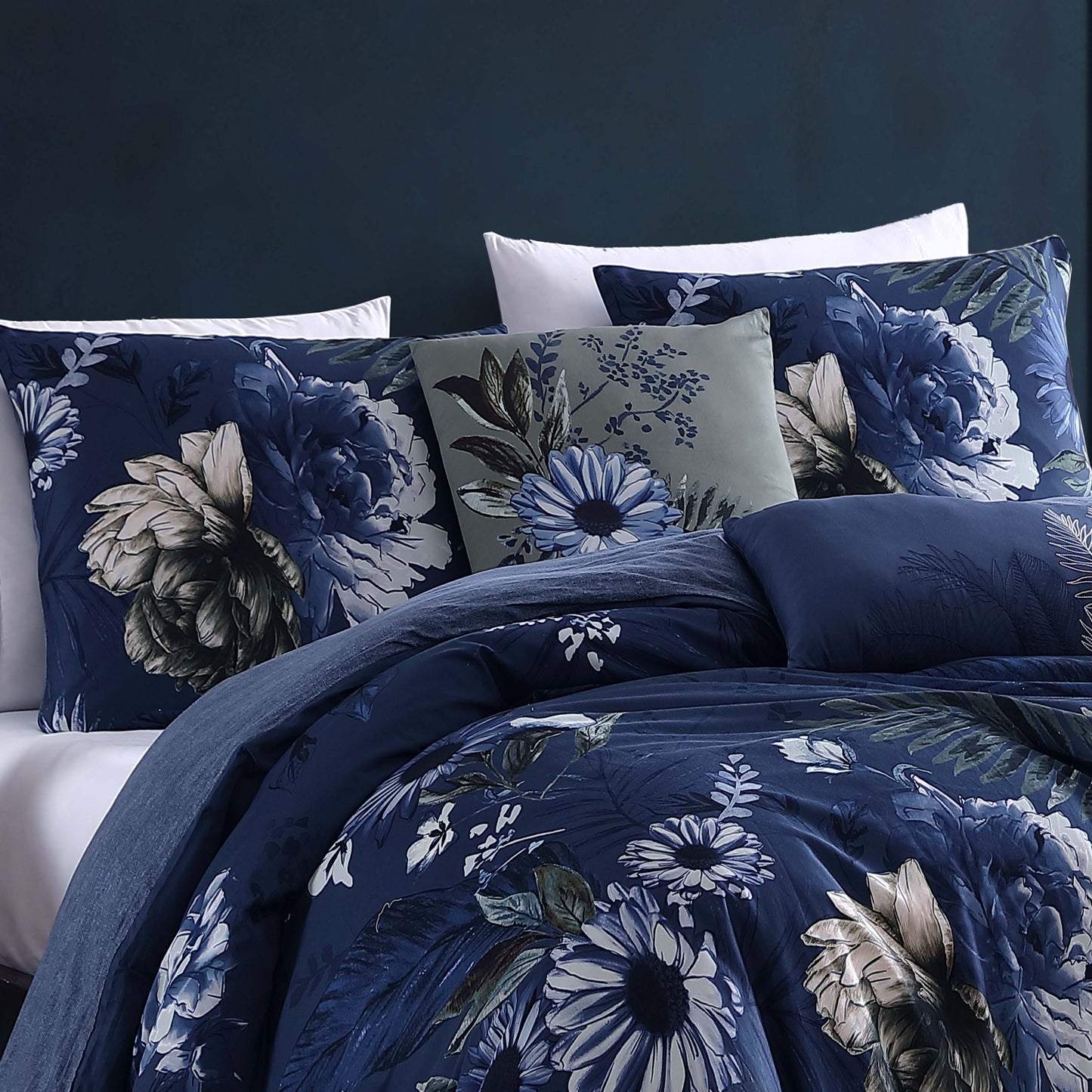 Bebejan Daisy Blue 5 Piece Queen Size Reversible Comforter Set - FINAL SALE-3