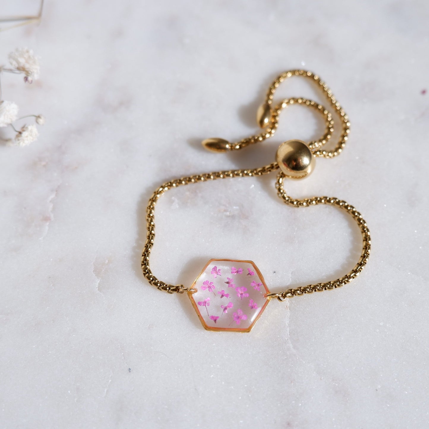 Bracelet fleurs de carottes roses - hexagone (petit)