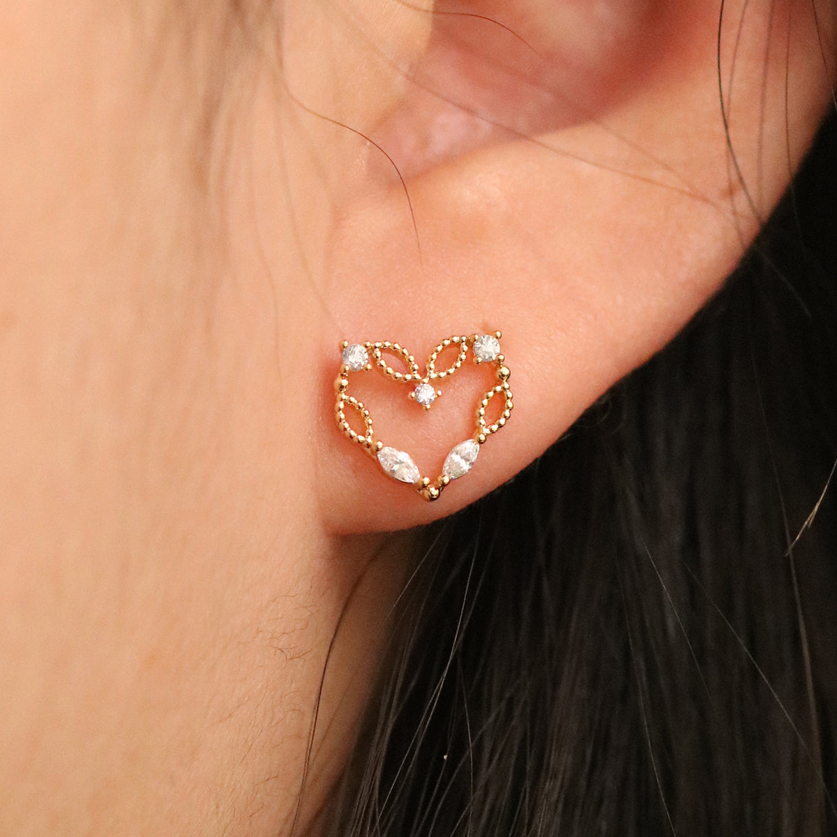Cubic angled heart earrings-1