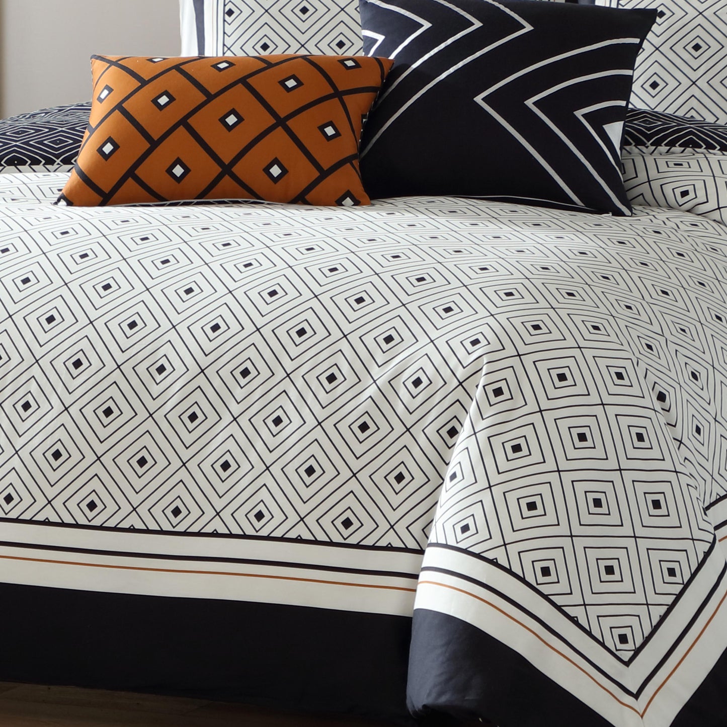 Bebejan Geometric Black & White 5 Piece Reversible Comforter Set-4