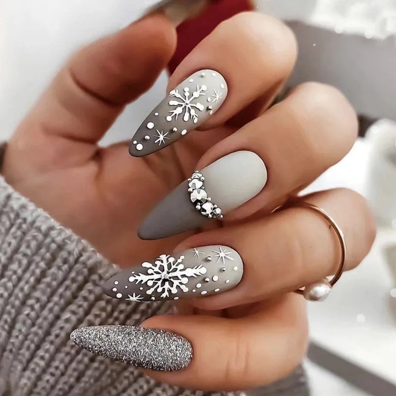 Glamorous Black Almond Stiletto Nails-9