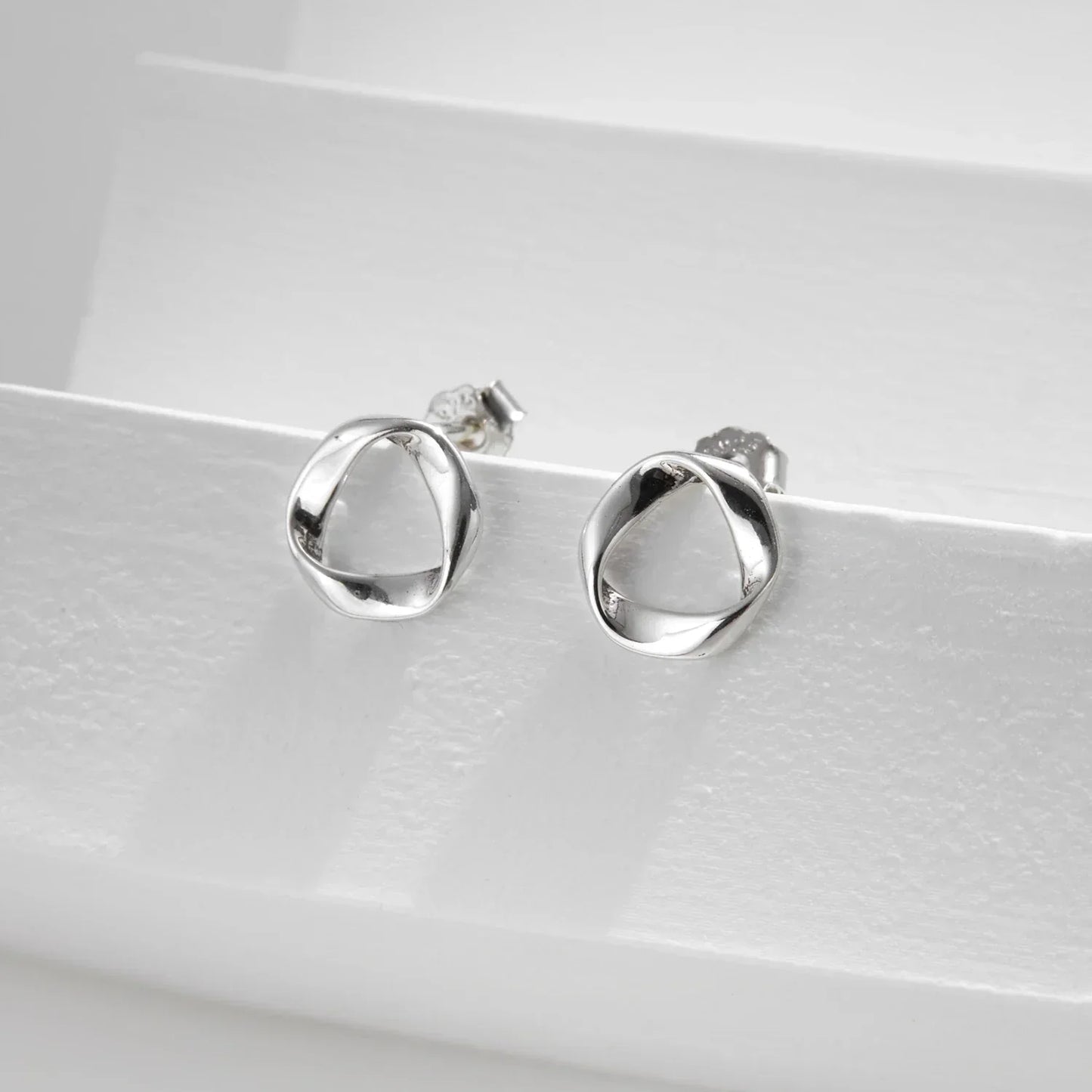 925 Sterling Silver Minimalist Wavy Stud Earrings - Women Fine Jewelry