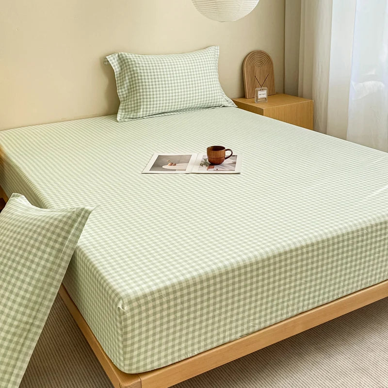 New Pre-Washed Fitted Sheet 1Piece- Classic Plaid Design, Ultra-Soft Microfiber Fabric, Breathable Mattress Cover -Easy Care