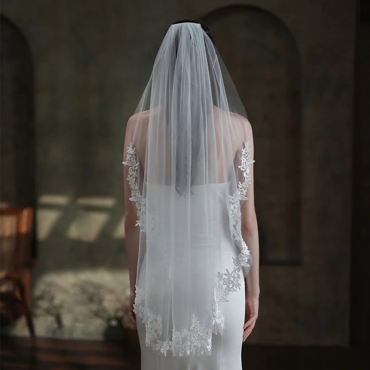 1 Tier Soft Tulle Lace Applique Bridal Veils Wedding Accessories with Comb Fingertip Length Wedding Veils
