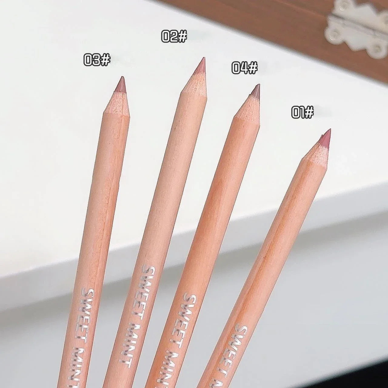 Bean Paste Pink Lip Liner Pen Professional Lip Liner Pencil Velvet Matte Lip Non-stick Cup Nude Lipstick Pen Contour Line Makeup