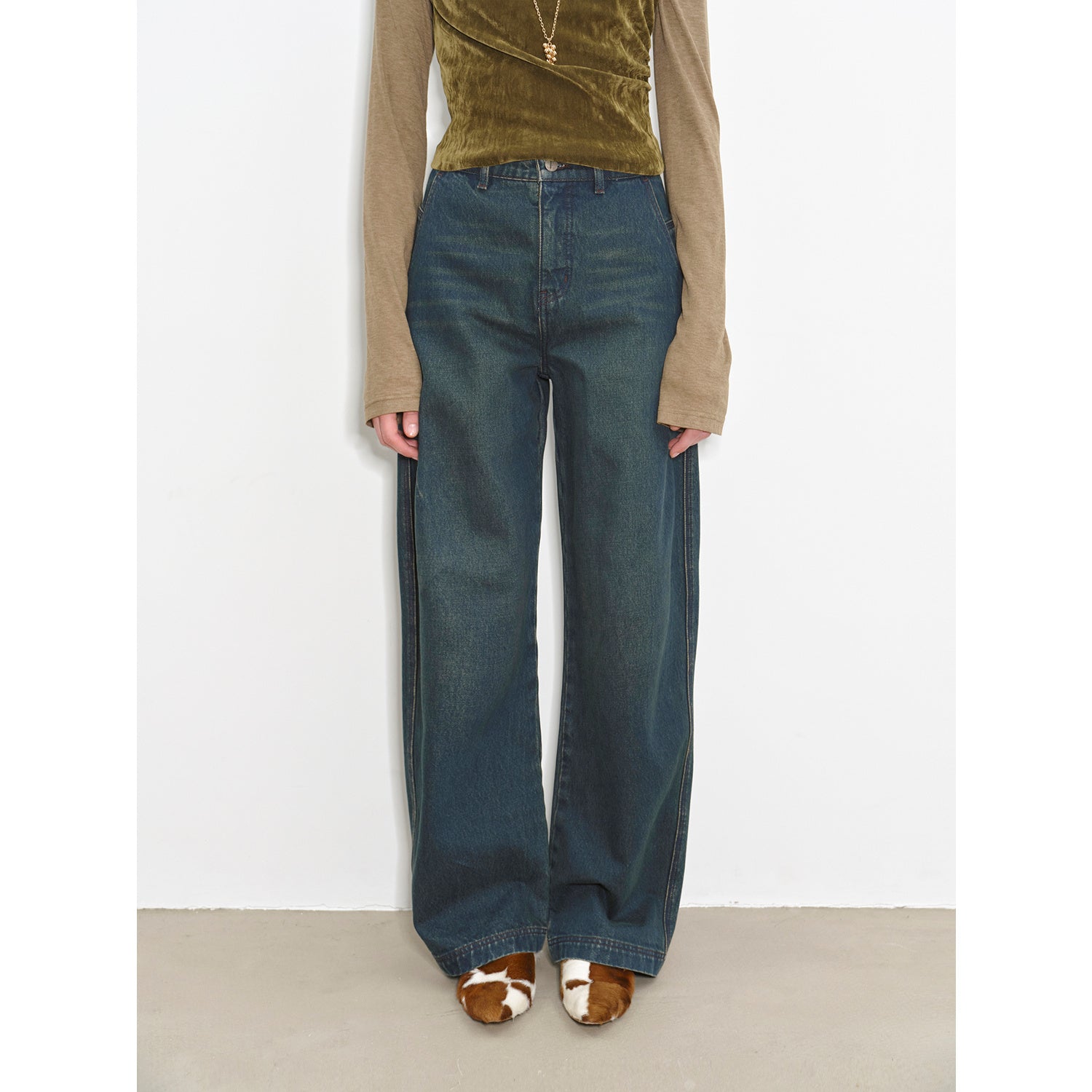 "Blue Island" heavy-duty distressed, slim and durable mid-rise curved knife cotton washed jeans-5