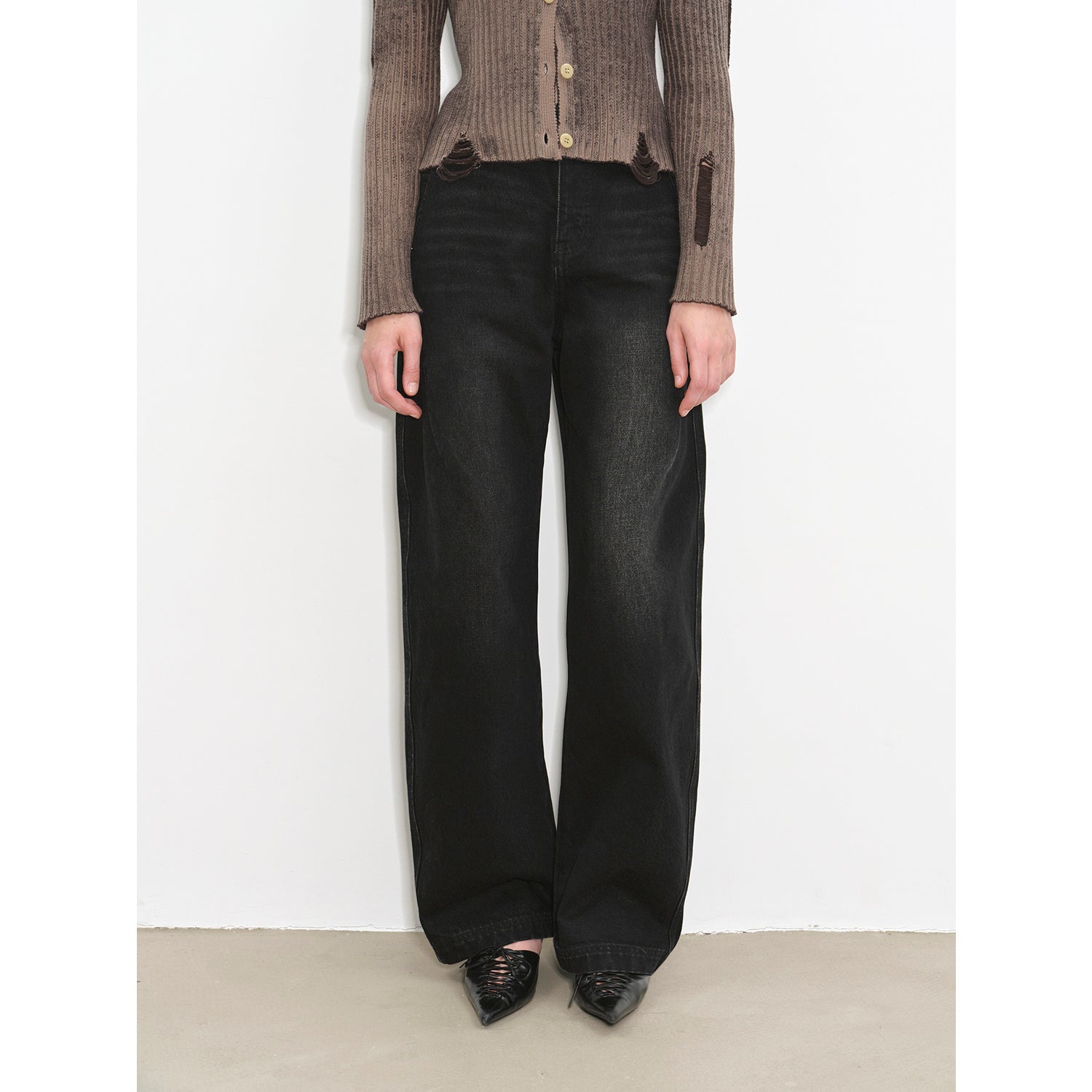 "Blue Island" heavy-duty distressed, slim and durable mid-rise curved knife cotton washed jeans-6