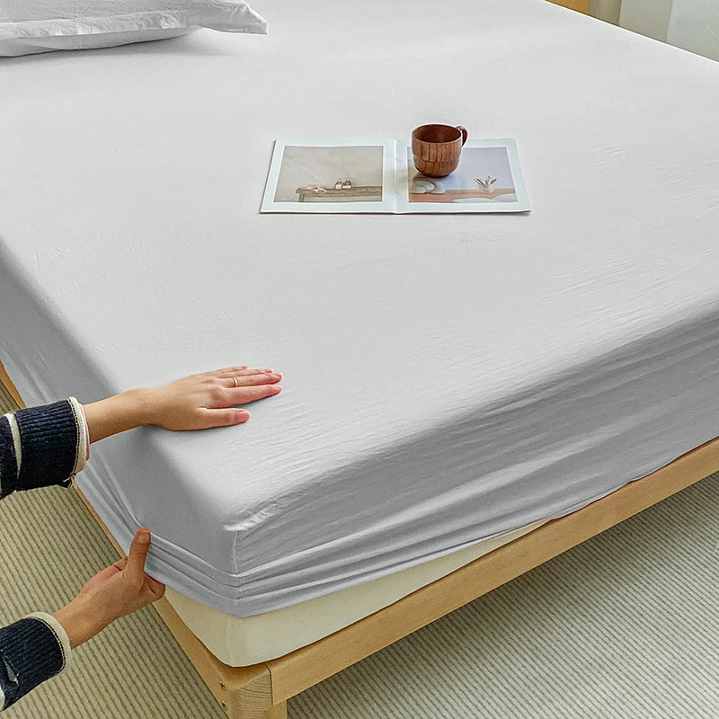 New Pre-Washed Fitted Sheet 1Piece- Classic Plaid Design, Ultra-Soft Microfiber Fabric, Breathable Mattress Cover -Easy Care