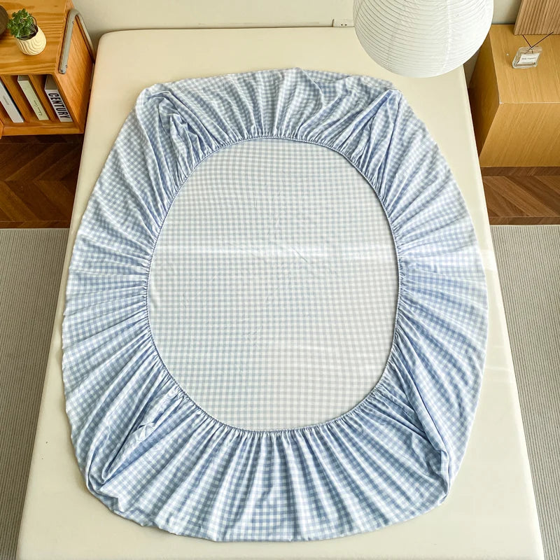 New Pre-Washed Fitted Sheet 1Piece- Classic Plaid Design, Ultra-Soft Microfiber Fabric, Breathable Mattress Cover -Easy Care