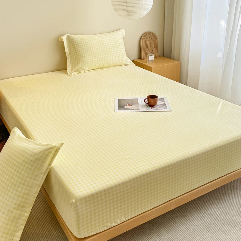 New Pre-Washed Fitted Sheet 1Piece- Classic Plaid Design, Ultra-Soft Microfiber Fabric, Breathable Mattress Cover -Easy Care