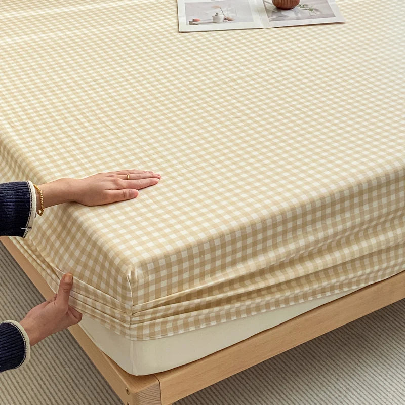 New Pre-Washed Fitted Sheet 1Piece- Classic Plaid Design, Ultra-Soft Microfiber Fabric, Breathable Mattress Cover -Easy Care