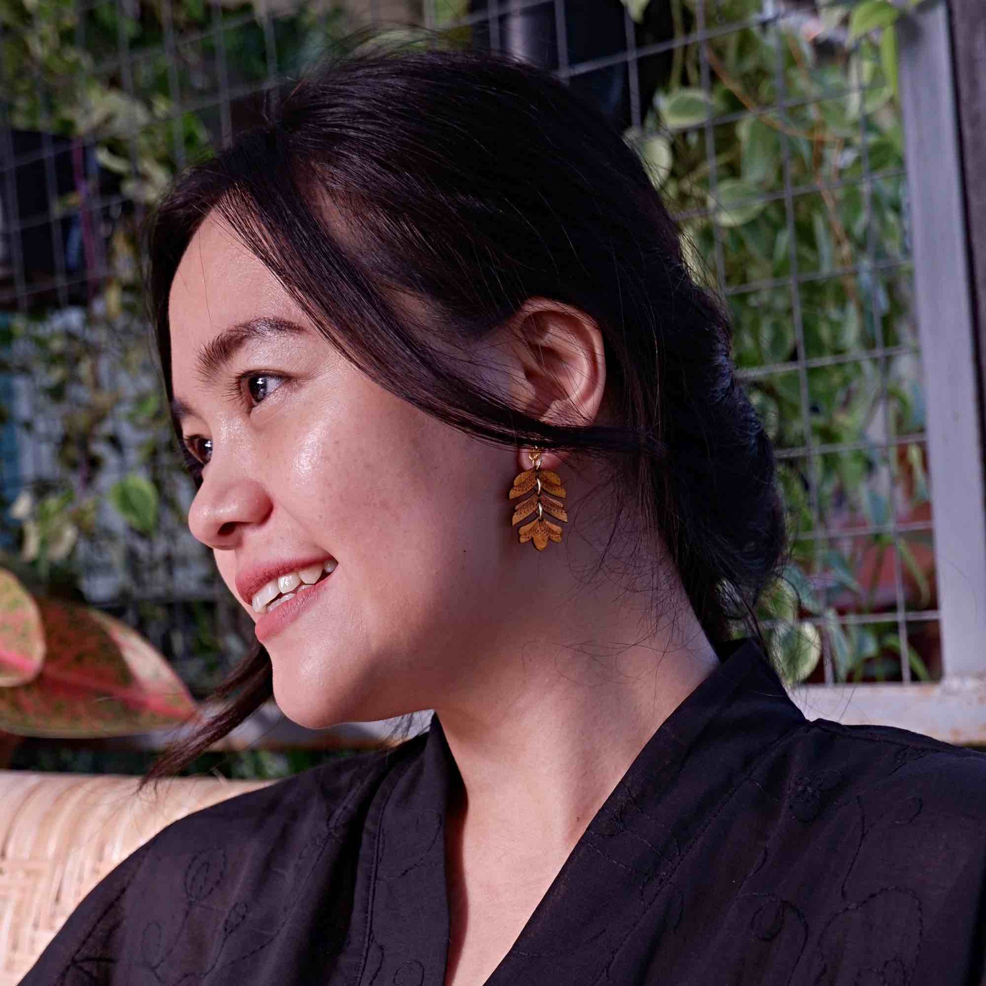 Uler-Uleran Recycled Wood Earrings-1