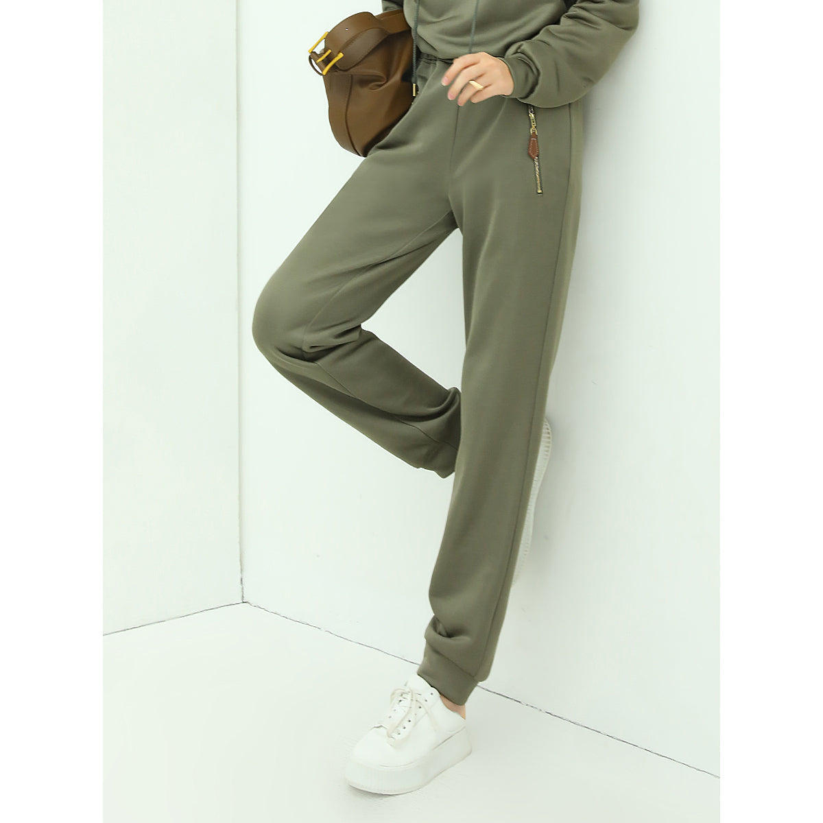 Athletic Green Sweater Pants with Zip Pocket Details-1