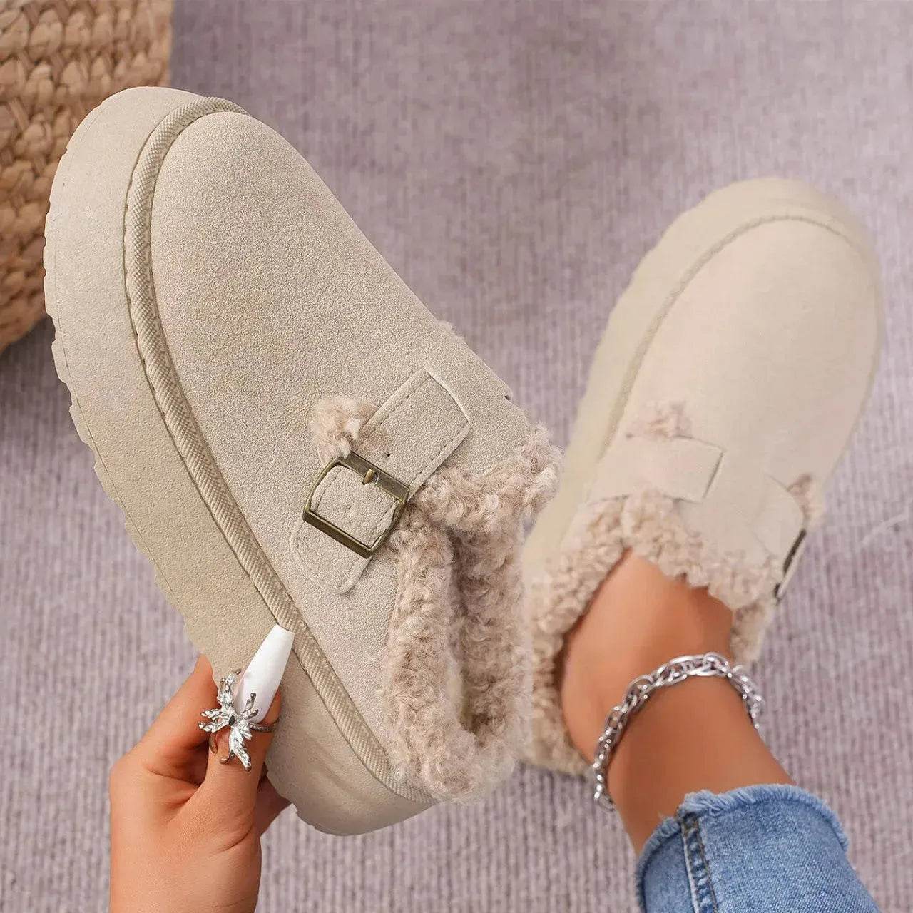 Fashion Thick-soled Plush Buckle Cotton Home platform Winter Slippers Indoor And Outdoor Casual Warm Women Garden Slipper