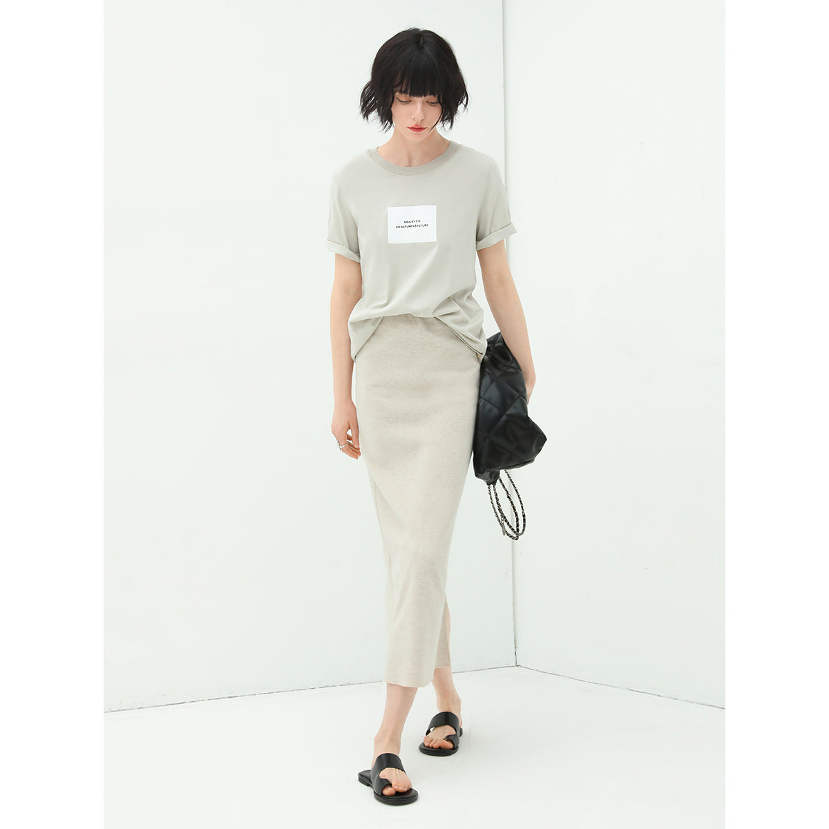 Classic Tailored Back Slit Skirt-1