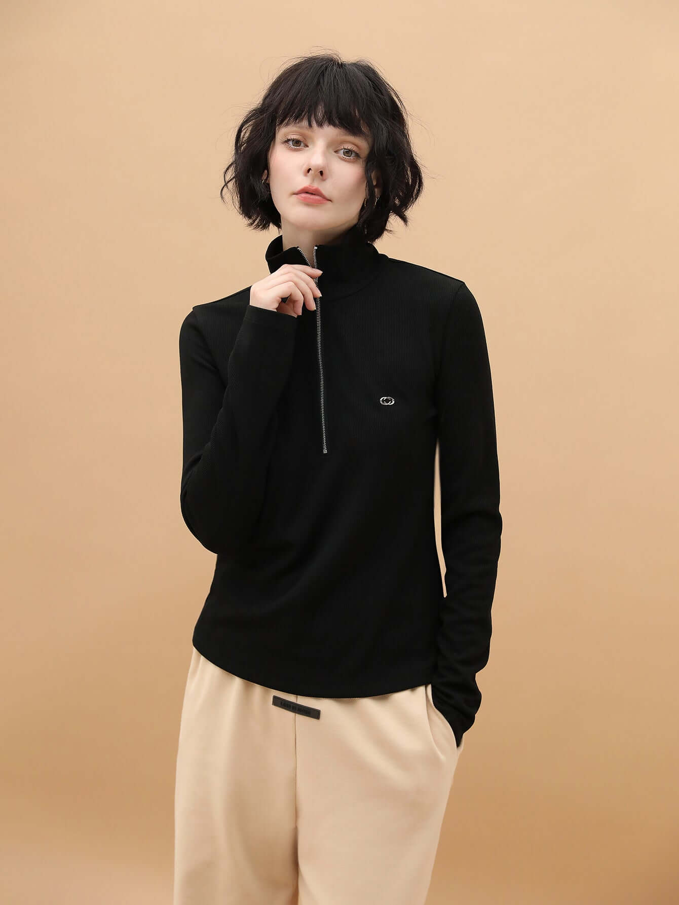 Form-Fitting Half-Zip Knit Top Shirt-4