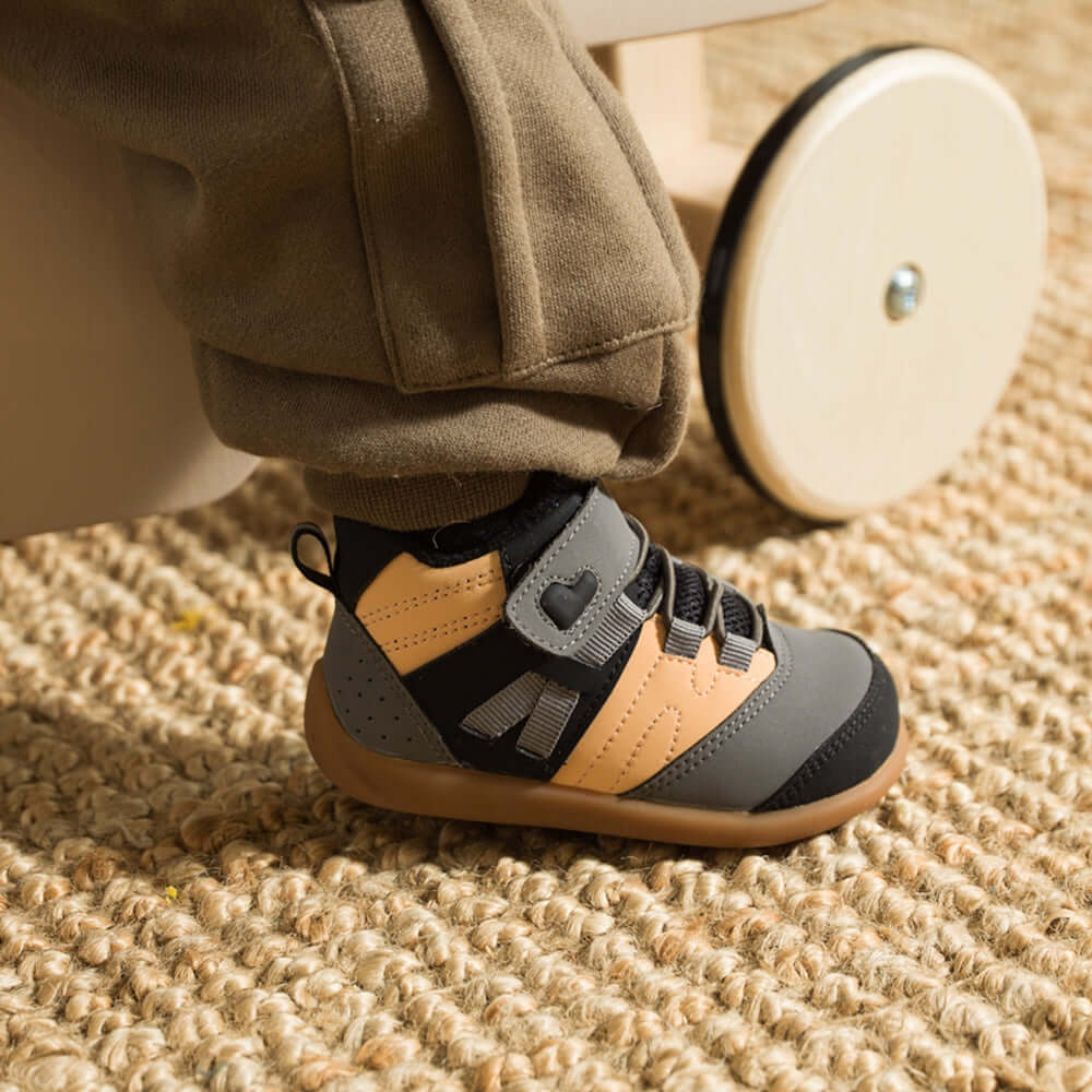 Sporty Shoelace Velcro Strap Baby Walking Shoes-4